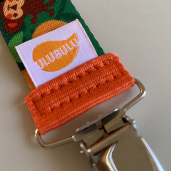 Pacifier Clips - Picture 6 of 7